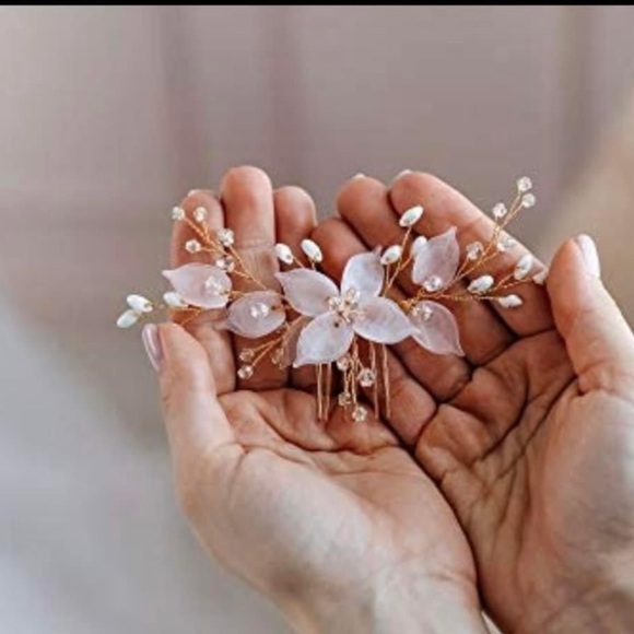 NWOT Blush pink floral hair comb - Picture 2 of 2